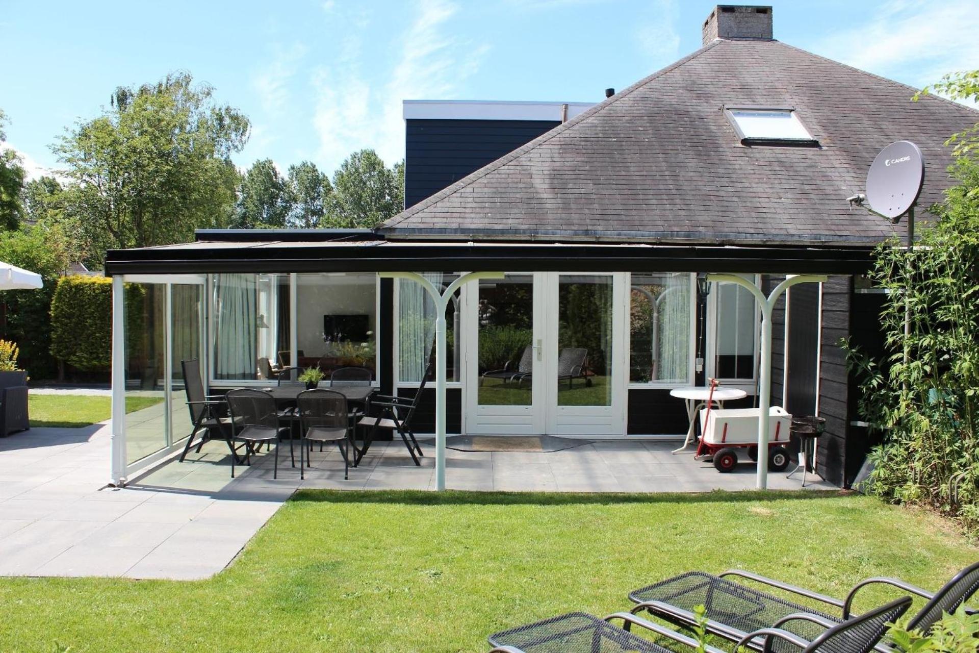 In Mit Terrasse Vakantiehuis